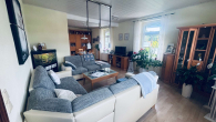 Ein Haus. Zwei Zuhause. Unzählige Möglichkeiten. - Wohnzimmer