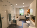 Ideal für Singels oder Paare - Moderne 2-Zimmer-Wohnung mit Charme und Komfort sucht neue Bewohner - Badezimmer