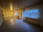 PROVISIONSFREI - Grundstück mit Altbestand - Sanierung oder Neubau - Wohn-Esszimmer